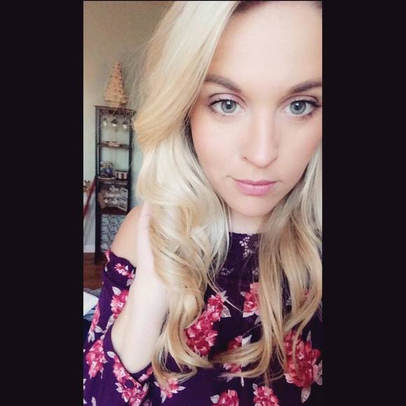 Meet your Posher, Kayla - Picture 1 of 1